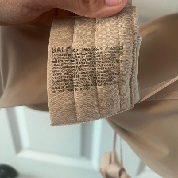 Nude Strapless Bra Size 42D - Picture 3 of 4